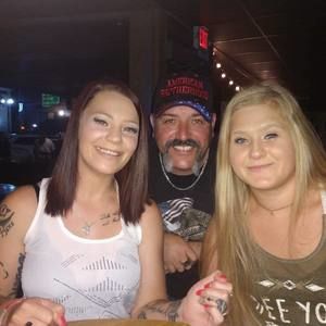 Meet your Posher, Therese